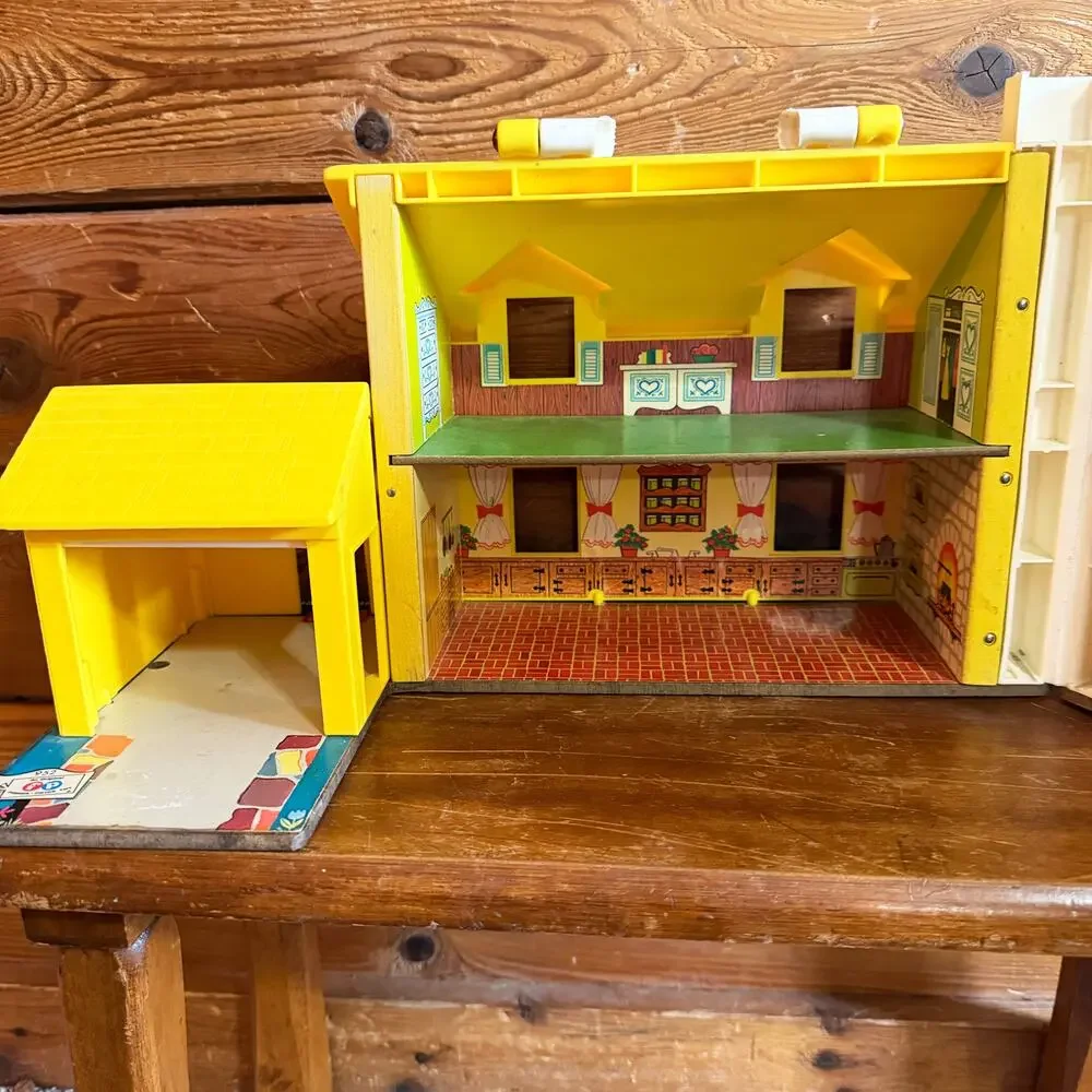 Fisher Price 1971 Doll House